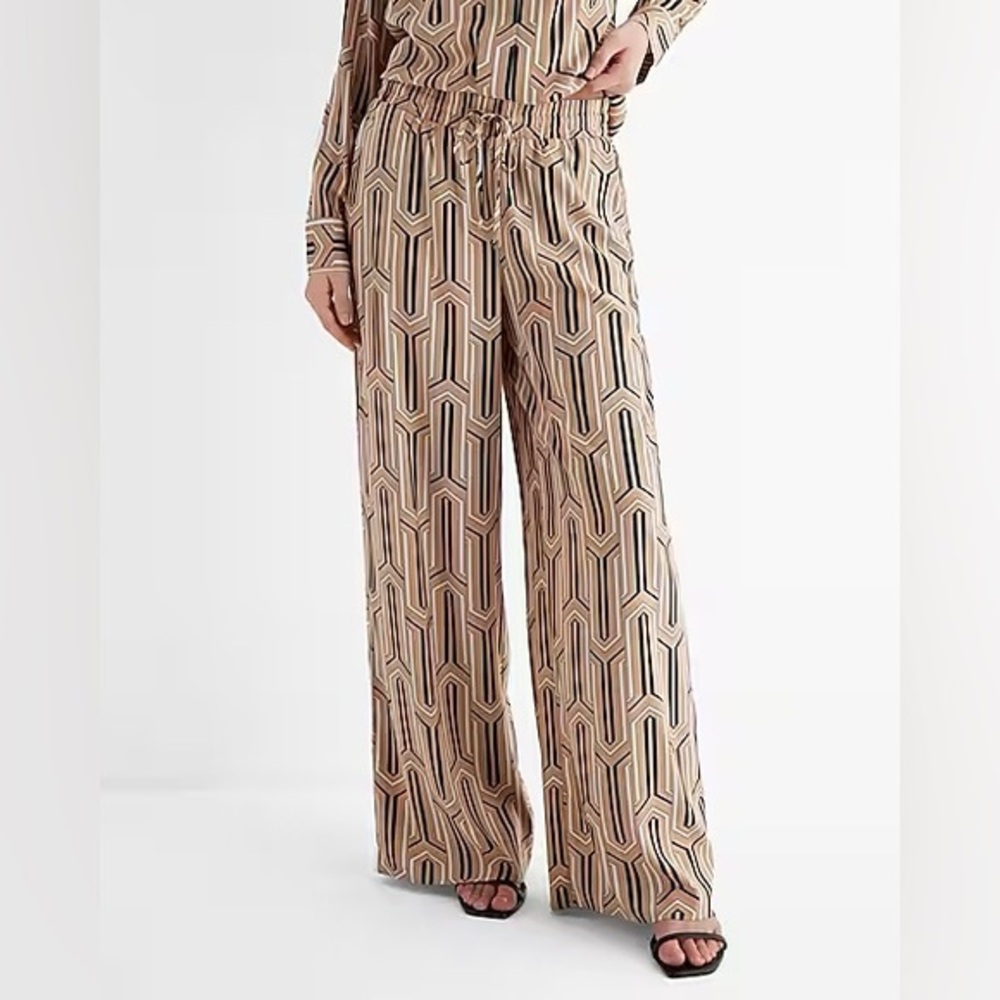 •Say it with Satin• Pull On High Waisted Satin Print Pants